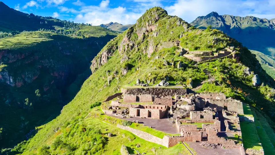 Chinchero & Sacred Valley Premium Hike to Machu Picchu 3 Days